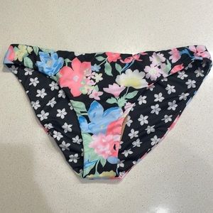 Billabong floral reversible swimsuit bottoms. Brand new with tags